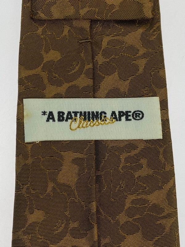 【中古品】【メンズ】 A BATHING APE アベイシングエイプ × Marilyn Monroe マリリン・モンロー 別注 コラボ CAMO NECKTIE カモフラージュ ネクタイ スーツ用小物 服飾雑貨 187-251113-kk-03-min カラー：ブラウン 万代Net店