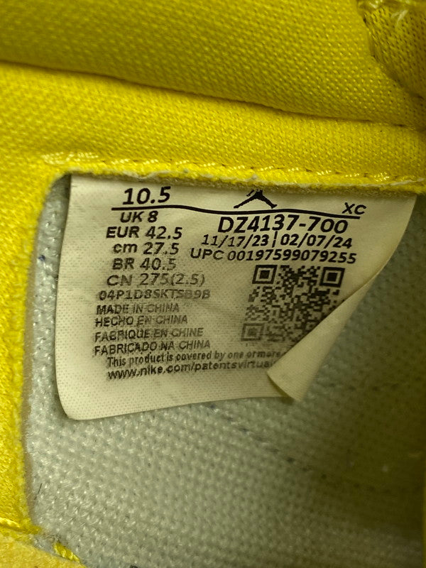 【中古品】【メンズ】 NIKE ナイキ × TRAVIS SCOTT トラビス・スコット 別注 コラボ WMNS AIR JORDAN 1 LOW OG SP CANARY DZ4137-700 ウィメンズ エア ジョーダン 1 ロー オリジナル スニーカー 靴 160-251113-kk-13-min カラー：ANARY/RACER BLUE-LIGHT SILVER 万代Net店