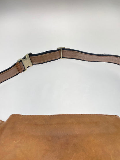 【現状渡し品】【メンズ】 SAAD サード LEATHER SHOLDER BAG レザー ショルダーバッグ カバン 188-251121-em-11-min カラー：ブラウン 万代Net店