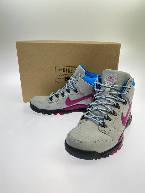 【未使用品】【メンズ】 NIKE ナイキ × STUSSY ステューシー 別注 コラボ DUNK HIGH OMS PREMIUM 576611-064 ダンク ハイ オフマウンテンシステム プレミアム スニーカー 靴 160-251120-kk-25-min カラー：GREY/PINK 万代Net店