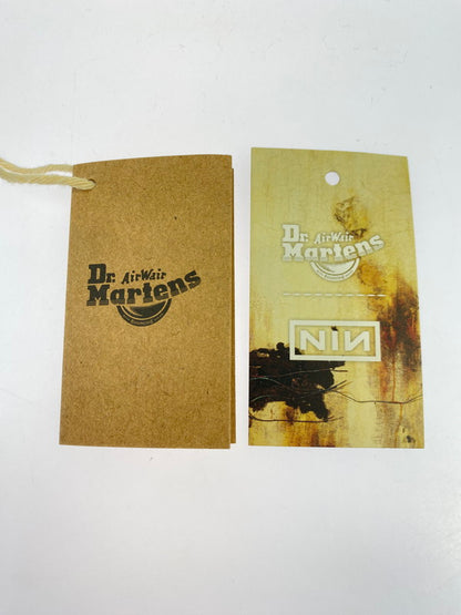 【中古美品】【メンズ】 Dr.Martens ドクターマーチン × NINE INCH NAILS ナイン・インチ・ネイルズ 別注 コラボ 24AW 8HOLE BOOTS 1460NIN 8ホールブーツ 靴 164-251120-kk-45-min サイズ：UK 8 カラー：WHITE+BLACK 万代Net店