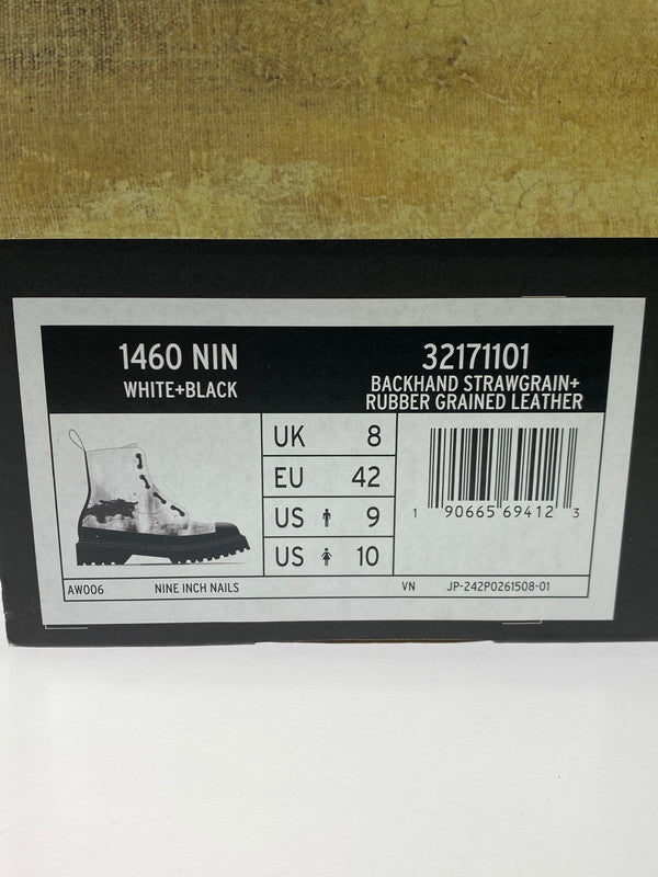 【中古美品】【メンズ】 Dr.Martens ドクターマーチン × NINE INCH NAILS ナイン・インチ・ネイルズ 別注 コラボ 24AW 8HOLE BOOTS 1460NIN 8ホールブーツ 靴 164-251120-kk-45-min サイズ：UK 8 カラー：WHITE+BLACK 万代Net店