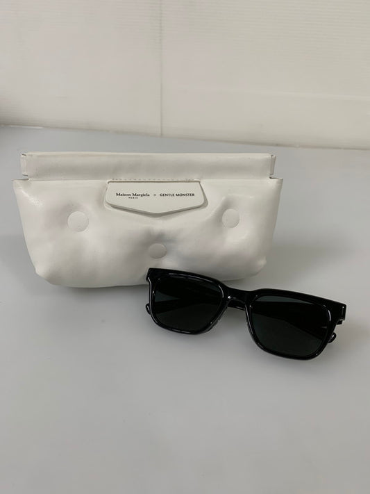 【中古品】【メンズ/レディース】 MAISON MARGIELA メゾンマルジェラ X GENTLE MONSTER ジェントルモンスター サングラス MM110 アクセサリー 203-251121-em-04-min カラー：ブラック 万代Net店