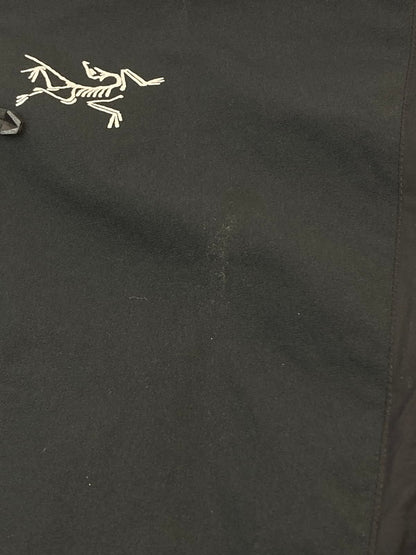 【中古品】【メンズ】 ARC'TERYX アークテリクス PROTON LIGHTWEIGHT HOODY X000006908-140860 プロトン ライトウエイト フーディー アウター 中綿ジャケット 144-251120-kk-12-min サイズ：M カラー：ブラック 万代Net店