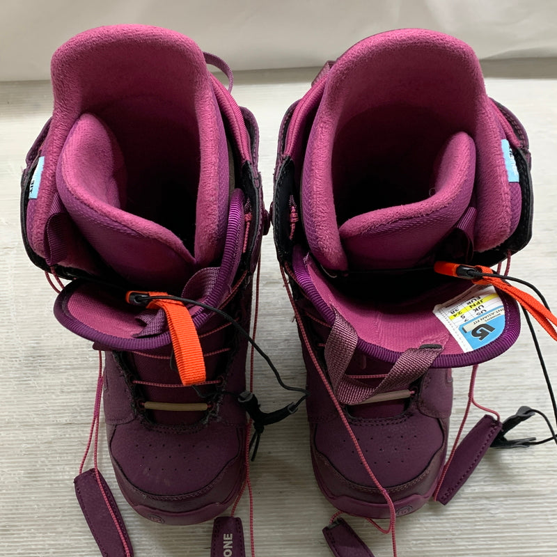 【現状渡し品】【メンズ/レディース】 Burton TRUE FIT バートン トゥルーフィット　スノーボードブーツ スノボ靴 24.0cm 118-260914-ta-08-min 万代Net店
