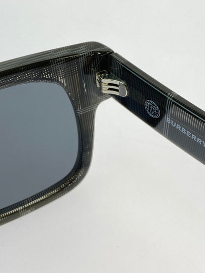 【中古美品】【メンズ】 BURBERRY バーバリー HAYDEN SUNGLASSES 4394F サングラス スクエア ウェリントン フルフィットモデル イタリア製 メガネ 183-251121-em-13-min カラー：グレー 万代Net店