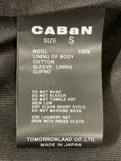 【中古品】【メンズ】 CABaN キャバン 23AW WOOL GABARDINE STAND COLLAR COAT 59-09-94-09001 ウールギャバジン スタンドカラー コート アウター 140-251119-kk-24-min サイズ：S カラー：ブラック 万代Net店