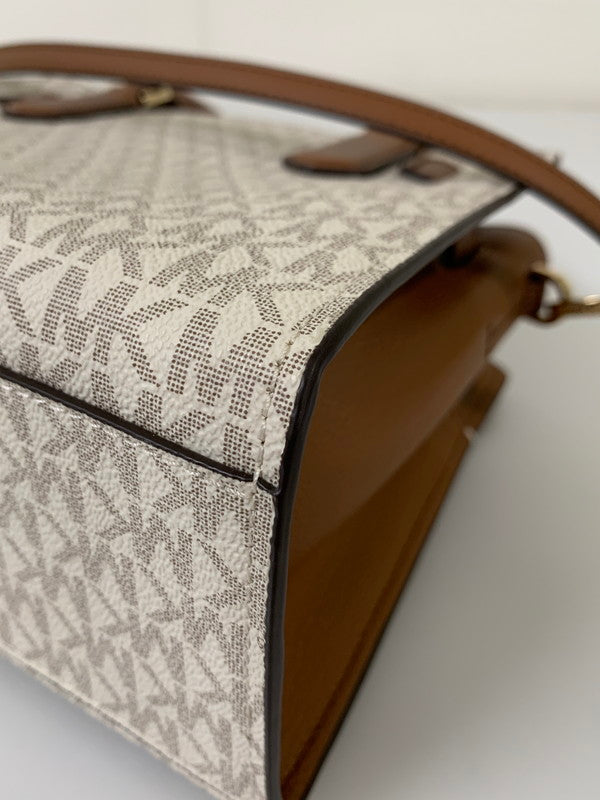 【中古品】【レディース】 Michael Kors マイケルコース HAMILTON ハミルトン サッチェル ショルダーバッグ スモール MKシグネチャー レディース バッグ カバン 180-251121-em-01-min カラー：バニラ 万代Net店