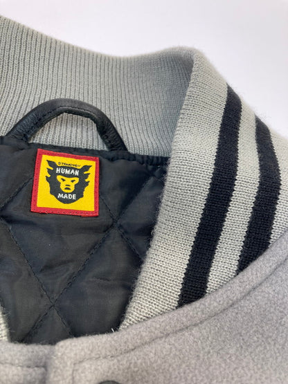 【中古美品】【メンズ】 HUMAN MADE ヒューマンメード 22AW VARSITY JACKET HM24JK018 2022年秋冬 バーシティ ジャケット アウター 142-251125-jt-30-min サイズ：L カラー：グレー/ブラック 万代Net店