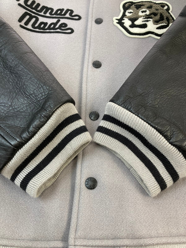 【中古美品】【メンズ】 HUMAN MADE ヒューマンメード 22AW VARSITY JACKET HM24JK018 2022年秋冬 バーシティ ジャケット アウター 142-251125-jt-30-min サイズ：L カラー：グレー/ブラック 万代Net店
