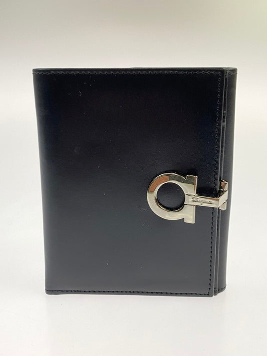 【中古品】【レディース】 Salvatore Ferragamo サルヴァトーレフェラガモ ガンチーニ 2折り財布 BLACK 221203 ウォレット 181-251130-em-53-min カラー：ブラック 万代Net店