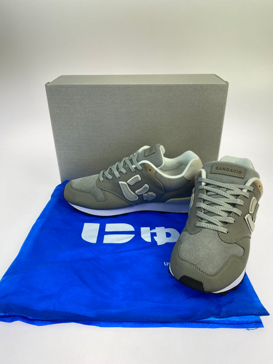 【未使用品】【メンズ】 Sangacio サンガッチョ NYU'S 10TH ANNIVERSARY にゅ〜ず 10th アニバーサリー スニーカー 靴 162-251129-kk-21-min カラー：GRAY 万代Net店