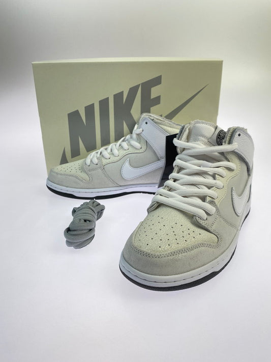 【未使用品】【メンズ】 NIKE SB ナイキ スケートボーディング × ANTIHERO アンタイヒーロー 別注 コラボ DUNK HIGH QS HM5837-100 ダンク ハイ クイックストライク スニーカー 靴 160-251129-kk-09-min カラー：WHITE/WHITE-BLACK 万代Net店