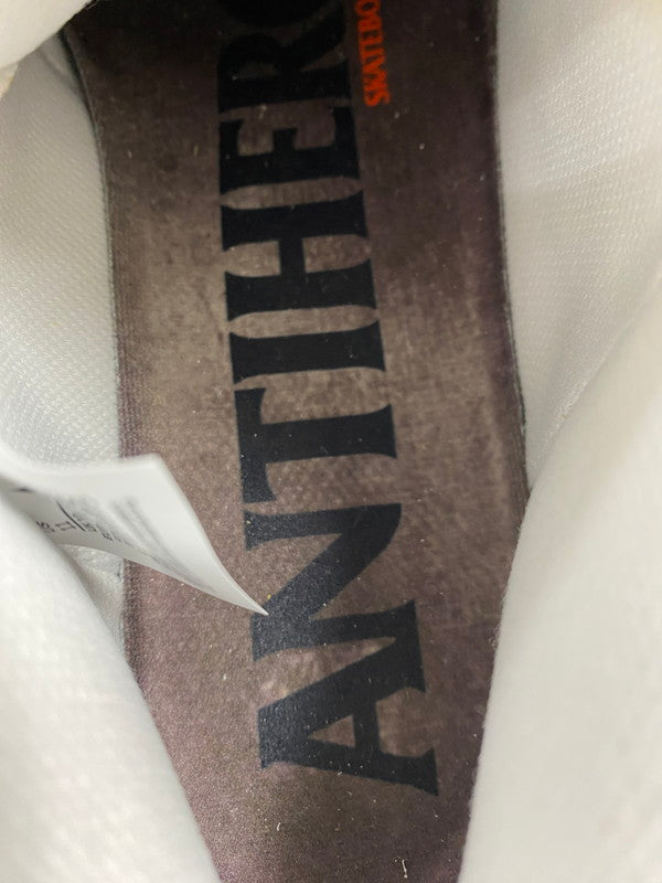 【未使用品】【メンズ】 NIKE SB ナイキ スケートボーディング × ANTIHERO アンタイヒーロー 別注 コラボ DUNK HIGH QS HM5837-100 ダンク ハイ クイックストライク スニーカー 靴 160-251129-kk-09-min カラー：WHITE/WHITE-BLACK 万代Net店