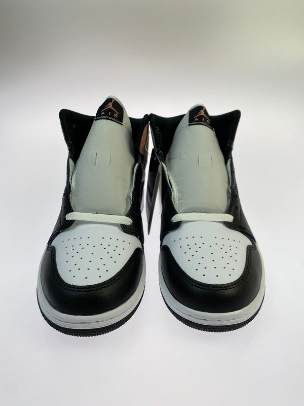 【未使用品】【メンズ】 NIKE ナイキ AIR JORDAN 1 MID DQ8426-100 エア ジョーダン 1 ミッド スニーカー 靴 160-251129-kk-02-min カラー：BLACK/MEDIUM GREY-SAIL 万代Net店