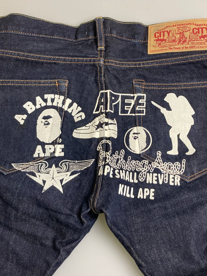 【中古品】【メンズ】 A BATHING APE アベイシングエイプ APEE BACK LOGOS DENIM PANTS バックロゴ デニムパンツ ボトムス 153-251204-jt-33-min サイズ：SHORT カラー：インディゴ 万代Net店