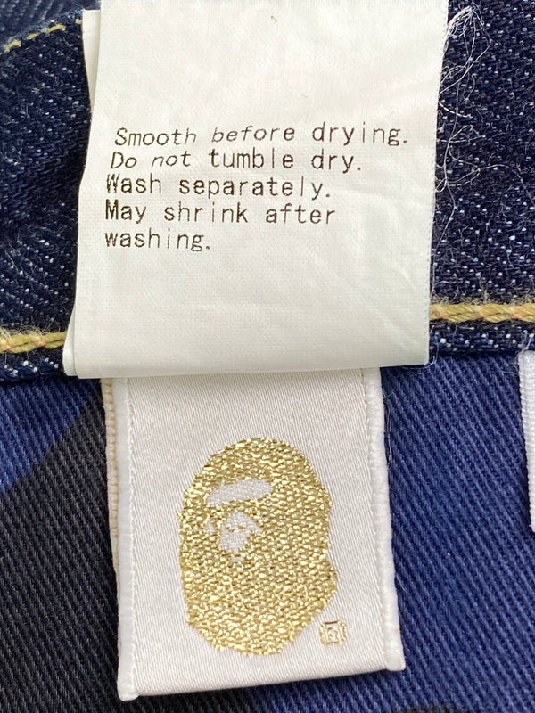 【中古品】【メンズ】 A BATHING APE アベイシングエイプ APEE BACK LOGOS DENIM PANTS バックロゴ デニムパンツ ボトムス 153-251204-jt-33-min サイズ：SHORT カラー：インディゴ 万代Net店