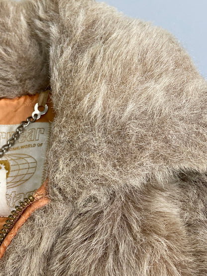 【現状渡し品】【メンズ】 OUTERWEAR WHITE STAG アウターウェア・ホワイトスタッグ フェイクファー ブルゾン 26654 60S 70S ヴィンテージ ジップアップ ジャケット メンズ アウター 146-251208-em-11-min サイズ：10 カラー：ベージュ 万代Net店