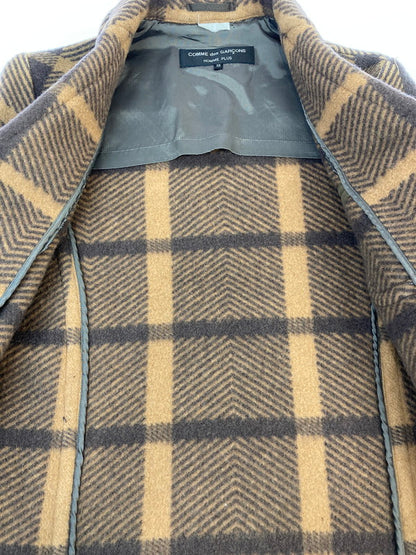 【中古品】【メンズ】 COMME DES GARCONS HOMME PLUS コムデギャルソンオムプリュス THE TREE OF YOUTH期 WOOL CHECK COAT PL-J092 ウール チェック コート メンズ アウター ジャケット 140-251130-em-41-min サイズ：XS カラー：ブラウン 万代Net店