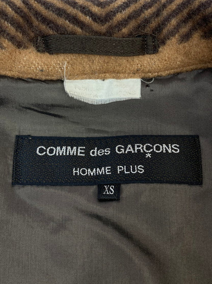 【中古品】【メンズ】 COMME DES GARCONS HOMME PLUS コムデギャルソンオムプリュス THE TREE OF YOUTH期 WOOL CHECK COAT PL-J092 ウール チェック コート メンズ アウター ジャケット 140-251130-em-41-min サイズ：XS カラー：ブラウン 万代Net店