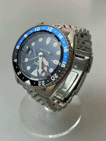 【中古品】【メンズ】 SEIKO セイコー SKX SERIES 5 SPORTS アナログ 自動巻き 腕時計 4R34-00A0 スカイシリーズ ５スポーツ 時計 195-251204-jt-20-min カラー：シルバー 万代Net店
