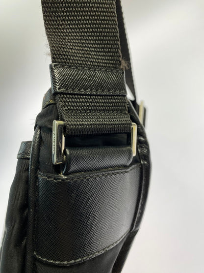 【中古品】【メンズ/レディース】 PRADA プラダ MESSENGERBAG メッセンジャーバッグ ショルダーバッグ カバン 180-251212-yn-02-min カラー：ブラック 万代Net店