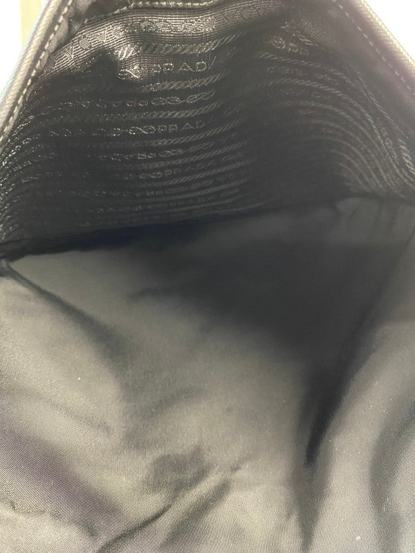 【中古品】【メンズ/レディース】 PRADA プラダ MESSENGERBAG メッセンジャーバッグ ショルダーバッグ カバン 180-251212-yn-02-min カラー：ブラック 万代Net店