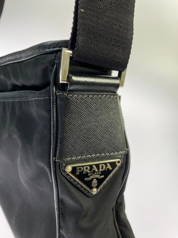 【現状渡し品】【メンズ/レディース】 PRADA プラダ SHOULDERBAG ショルダーバッグ カバン 180-251212-yn-01-min カラー：ブラック 万代Net店