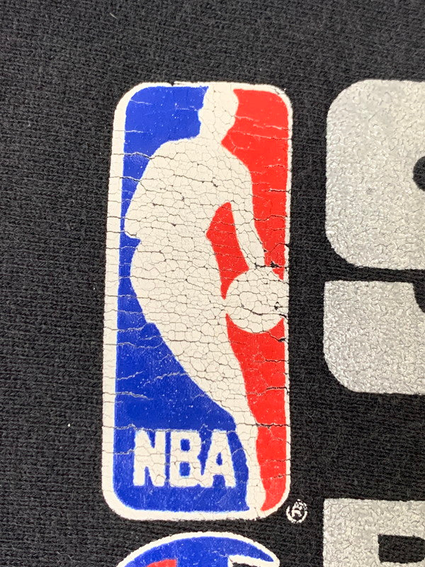 【中古品】【メンズ】 Champion チャンピオン 90'S REVERSE WEAVE SWEATSHIRT SPURS BASKETBALL 90年代 リバースウィーブ スウェットシャツ スパーズ バスケットボール プリント トップス トレーナー 146-251209-kk-30-min サイズ：L カラー：ブラック 万代Net店