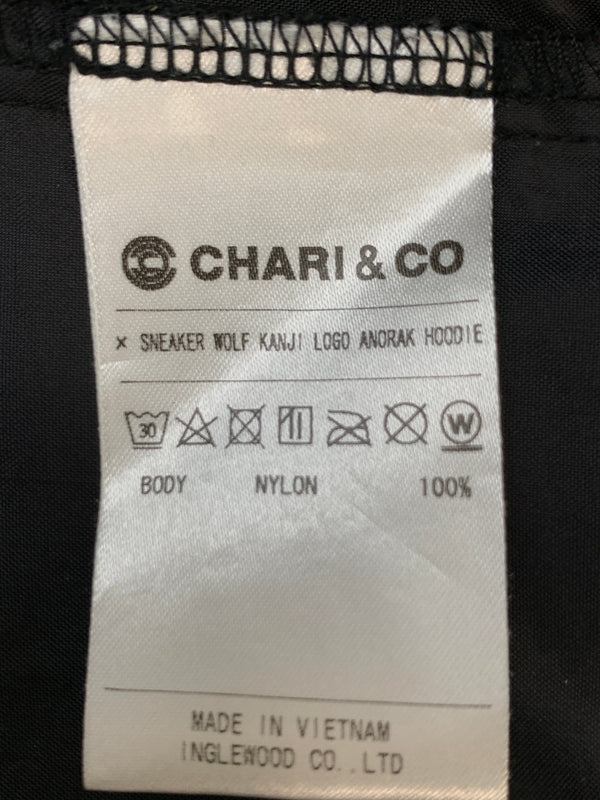 【中古品】【メンズ】 CHARI＆CO × SNEAKER WORLF チャリアンドコー スニーカーウルフ KANJI LOGO NYLON ANORAK 漢字 ロゴ ナイロン アノラック ハーフジップ プルオーバー 146-260804-hu-29-min サイズ：XL カラー：ブラック 万代Net店