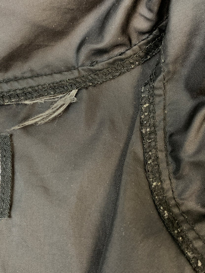【中古品】【メンズ】 CHARI＆CO × SNEAKER WORLF チャリアンドコー スニーカーウルフ KANJI LOGO NYLON ANORAK 漢字 ロゴ ナイロン アノラック ハーフジップ プルオーバー 146-260804-hu-29-min サイズ：XL カラー：ブラック 万代Net店