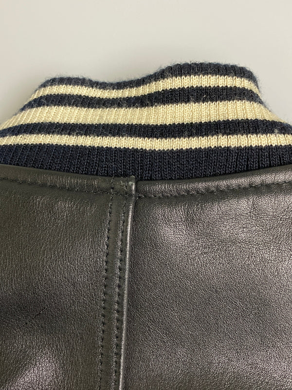 【中古品】【メンズ】 AVIREX アヴィレックス ALL LEATHER VARSITY JACKET 6181032 オールレザー バーシティージャケット アウター スタジャン 145-251210-kk-03-min サイズ：S カラー：ブラック 万代Net店