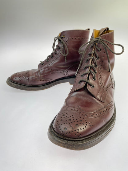 【中古品】【メンズ】 Tricker's トリッカーズ TRICKERS M2508 MALTON ウィングチップ カントリーブーツ メンズ 靴 シューズ フルブローグ 164-251218-em-18-min サイズ：8 1/2 カラー：ラディッシュ ブラウン 万代Net店
