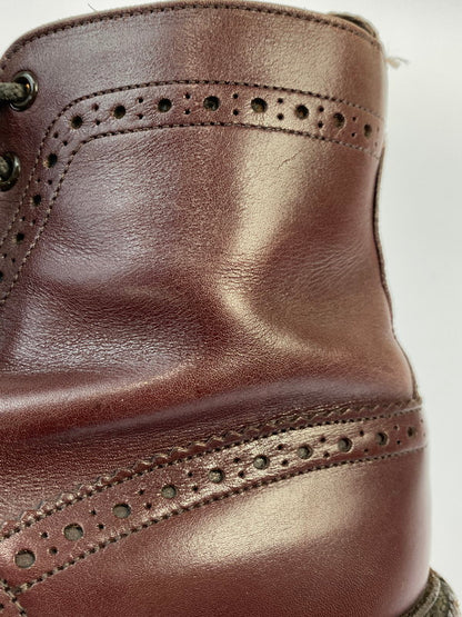 【中古品】【メンズ】 Tricker's トリッカーズ TRICKERS M2508 MALTON ウィングチップ カントリーブーツ メンズ 靴 シューズ フルブローグ 164-251218-em-18-min サイズ：8 1/2 カラー：ラディッシュ ブラウン 万代Net店