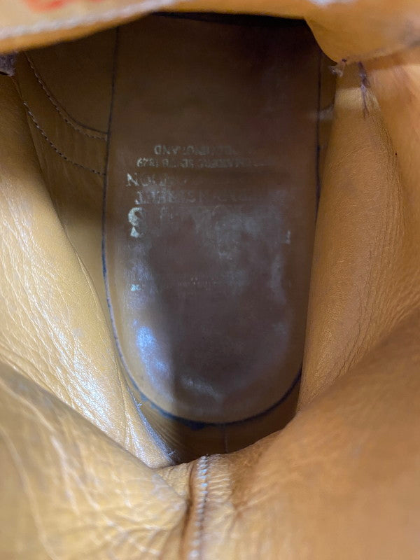 【中古品】【メンズ】 Tricker's トリッカーズ TRICKERS M2508 MALTON ウィングチップ カントリーブーツ メンズ 靴 シューズ フルブローグ 164-251218-em-18-min サイズ：8 1/2 カラー：ラディッシュ ブラウン 万代Net店