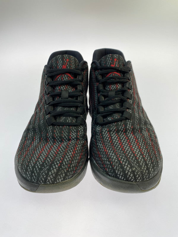 【中古品】【メンズ】 NIKE ナイキ JORDAN B.FLY 881444-005 ジョーダン ビー.フライ メンズ シューズ 靴 160-251218-em-04-min サイズ：26.5ｃｍ カラー：ブラック/レッド 万代Net店