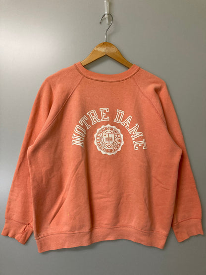 【現状渡し品】【メンズ】 VINTAGE ヴィンテージ 60'S NOTRE DAME SWEATSHIRT 60年代 プリント スウェット シャツ メンズ トップス トレーナー 長袖 146-251214-em-50-min カラー：サーモンピンク 万代Net店