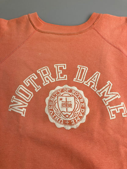 【現状渡し品】【メンズ】 VINTAGE ヴィンテージ 60'S NOTRE DAME SWEATSHIRT 60年代 プリント スウェット シャツ メンズ トップス トレーナー 長袖 146-251214-em-50-min カラー：サーモンピンク 万代Net店