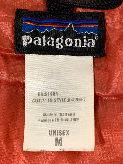 【現状渡し品】【メンズ】 patagonia パタゴニア DAS PARKA RED 84096 ダスパーカ メンズ アウター フーディー アウトドア 144-251216-em-50-min サイズ：M カラー：レッド 万代Net店