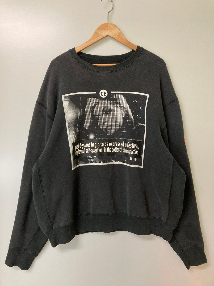【中古品】【メンズ】 C.E CAVEMPT シーイー キャブエンプト GRAPHIC SWEATSHIRT グラフィック スウェット シャツ メンズ トップス トレーナー 142-251214-em-45-min サイズ：L カラー：ブラック 万代Net店