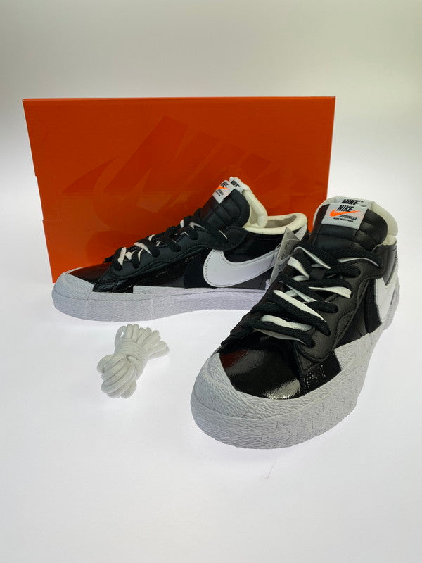 【中古美品】【メンズ】 NIKE ナイキ × SACAI サカイ BLAZER LOW DM6443-001 ブレーザー ロー メンズ スニーカー 靴 シューズ 160-251218-em-26-min サイズ：26.0cm カラー：BLACK PATENT LEATHER 万代Net店