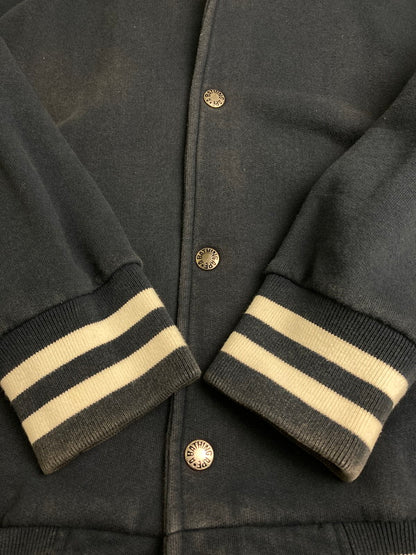 【現状渡し品】【メンズ】 A BATHING APE アベイシングエイプ GENERAL MADE COTTON STADIUM JACKET コットン スタジアム ジャケット スタジャン アウター 142-251219-yn-02-min サイズ：M カラー：ネイビー 万代Net店