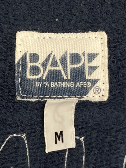 【現状渡し品】【メンズ】 A BATHING APE アベイシングエイプ GENERAL MADE COTTON STADIUM JACKET コットン スタジアム ジャケット スタジャン アウター 142-251219-yn-02-min サイズ：M カラー：ネイビー 万代Net店