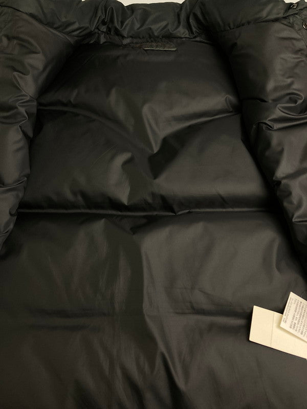 【中古美品】【メンズ】 LEVI'S FENOM × FRAGMENT DESIGN DOWN VEST FMJ025459 リーバイス フェノム フラグメントデザイン ダウンベスト アウター 140-251219-yn-04-min サイズ：M カラー：ブラック 万代Net店