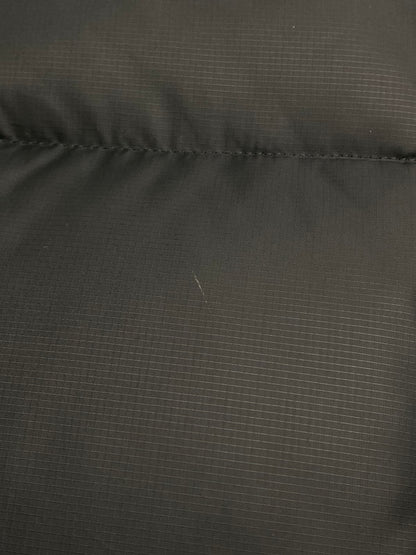 【中古美品】【メンズ】 LEVI'S FENOM × FRAGMENT DESIGN DOWN VEST FMJ025459 リーバイス フェノム フラグメントデザイン ダウンベスト アウター 140-251219-yn-04-min サイズ：M カラー：ブラック 万代Net店