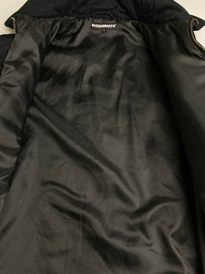 【中古品】【メンズ】 RESONATE GOODENOUGH 00S LOGO ZIP UP JACKET RO-0520 リゾネイトグッドイナフ ロゴ ジップアップジャケット アウター 142-251219-yn-01-min サイズ：M カラー：ブラック 万代Net店