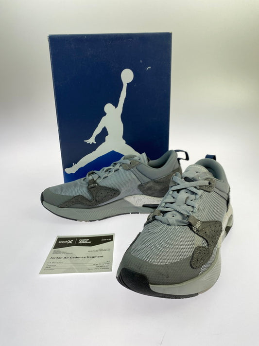 【中古品】【メンズ】 NIKE ナイキ × FRAGMENT DESIGN フラグメント AIR CADENCE DA3655 001 エア ケイデンス メンズ スニーカー 靴 シューズ 160-251218-em-27-min サイズ：27.5cm カラー： PARTICLE GREY 万代Net店