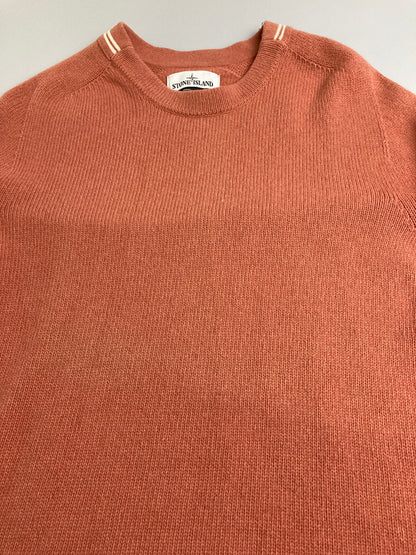 【現状渡し品】【メンズ】 STONE ISLAND ストーンアイランド 7115513A3 CREW NECK KNIT クルーネックニット 141-251227-zi-35-min サイズ：L カラー：ピンク系 万代Net店