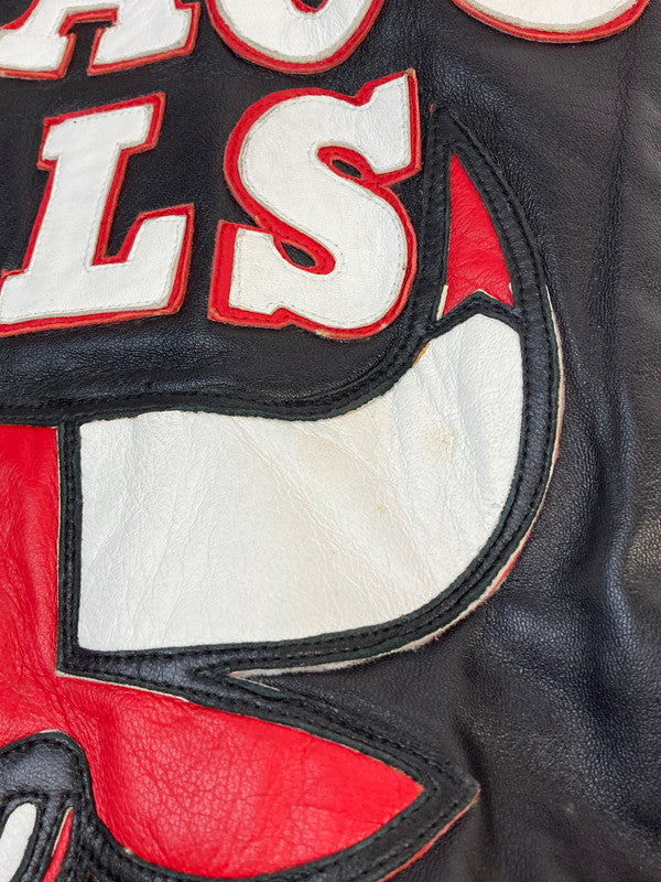 【中古品】【メンズ】 JEFF HAMILTON ジェフ ハミルトン CHICAGO BULLS LEATHER JACKET シカゴ ブルズ レザージャケット 146-251230-zi-01-min サイズ：L カラー：ブラック/レッド/ホワイト 万代Net店