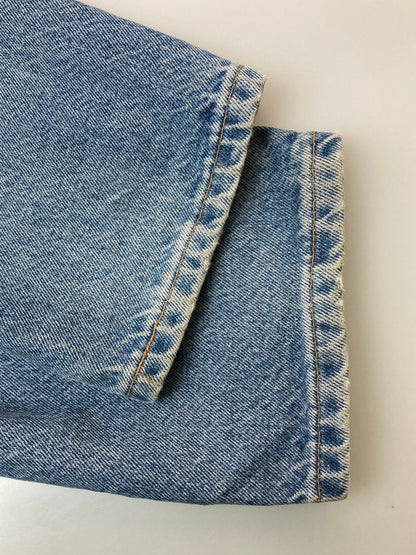 【中古品】【メンズ】 Levi's リーバイス 90's 560 LOOSE FIT TAPERED LEG DENIM PANTS 90年代 560 ルーズフィット テーパード レグ デニムパンツ ボトムス ジーンズ ボタン裏刻印918 157-260107-kk-64-min サイズ：32 カラー：ライトインディゴ 万代Net店